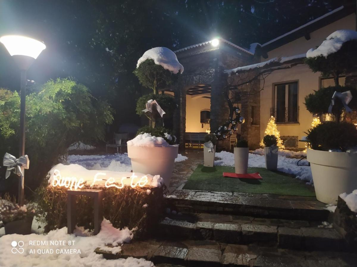 "La Selvetta" Bed And Breakfast Buguggiate Kültér fotó