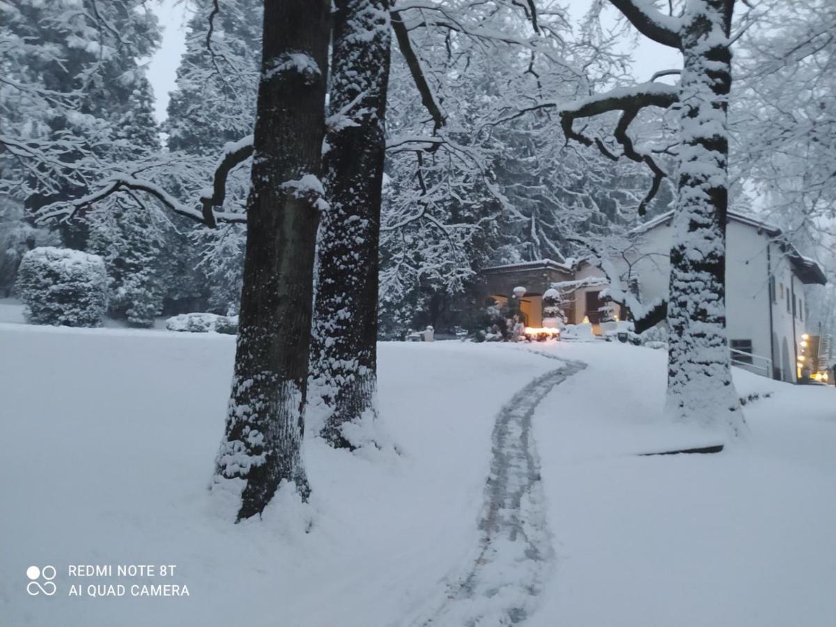 "La Selvetta" Bed And Breakfast Buguggiate Kültér fotó