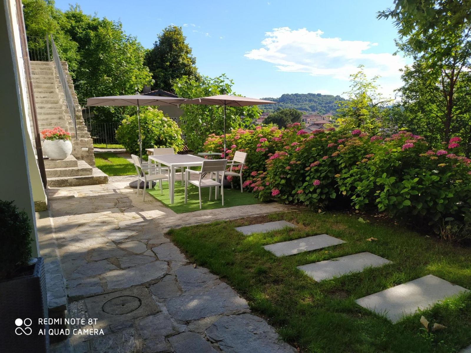 "La Selvetta" Bed And Breakfast Buguggiate Kültér fotó