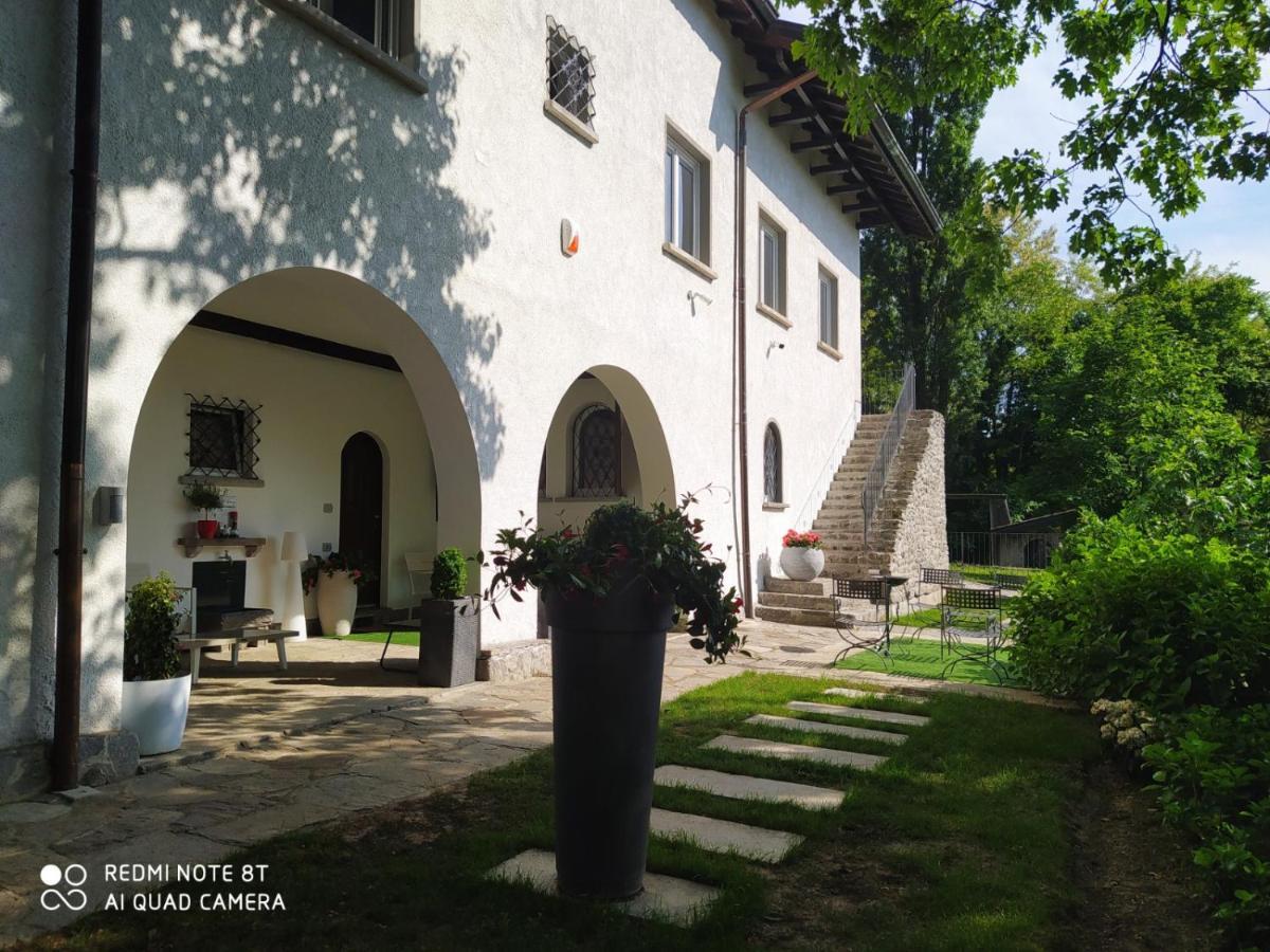 "La Selvetta" Bed And Breakfast Buguggiate Kültér fotó