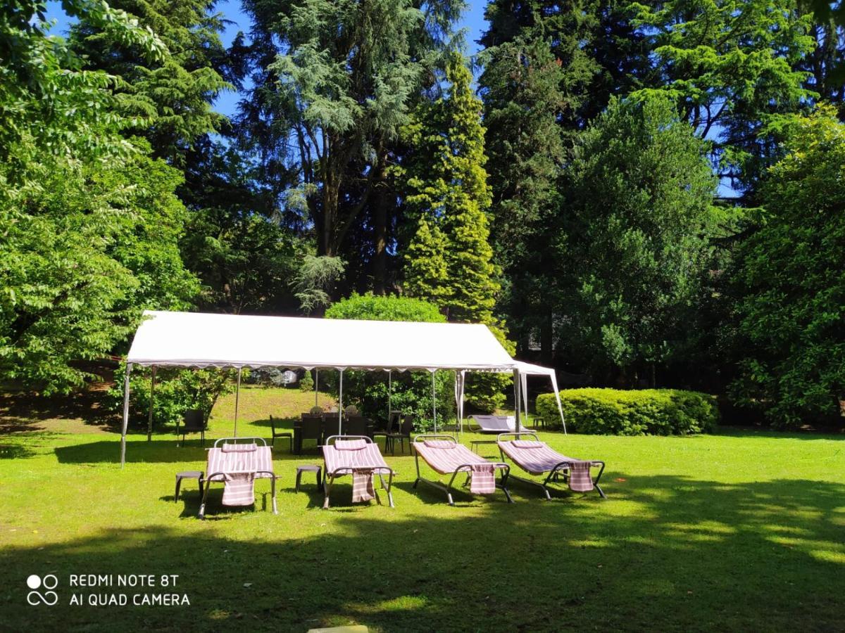 "La Selvetta" Bed And Breakfast Buguggiate Kültér fotó